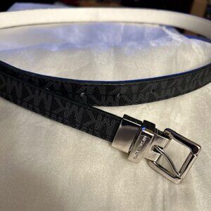 Michael Kors reversible leather belt. Black / White